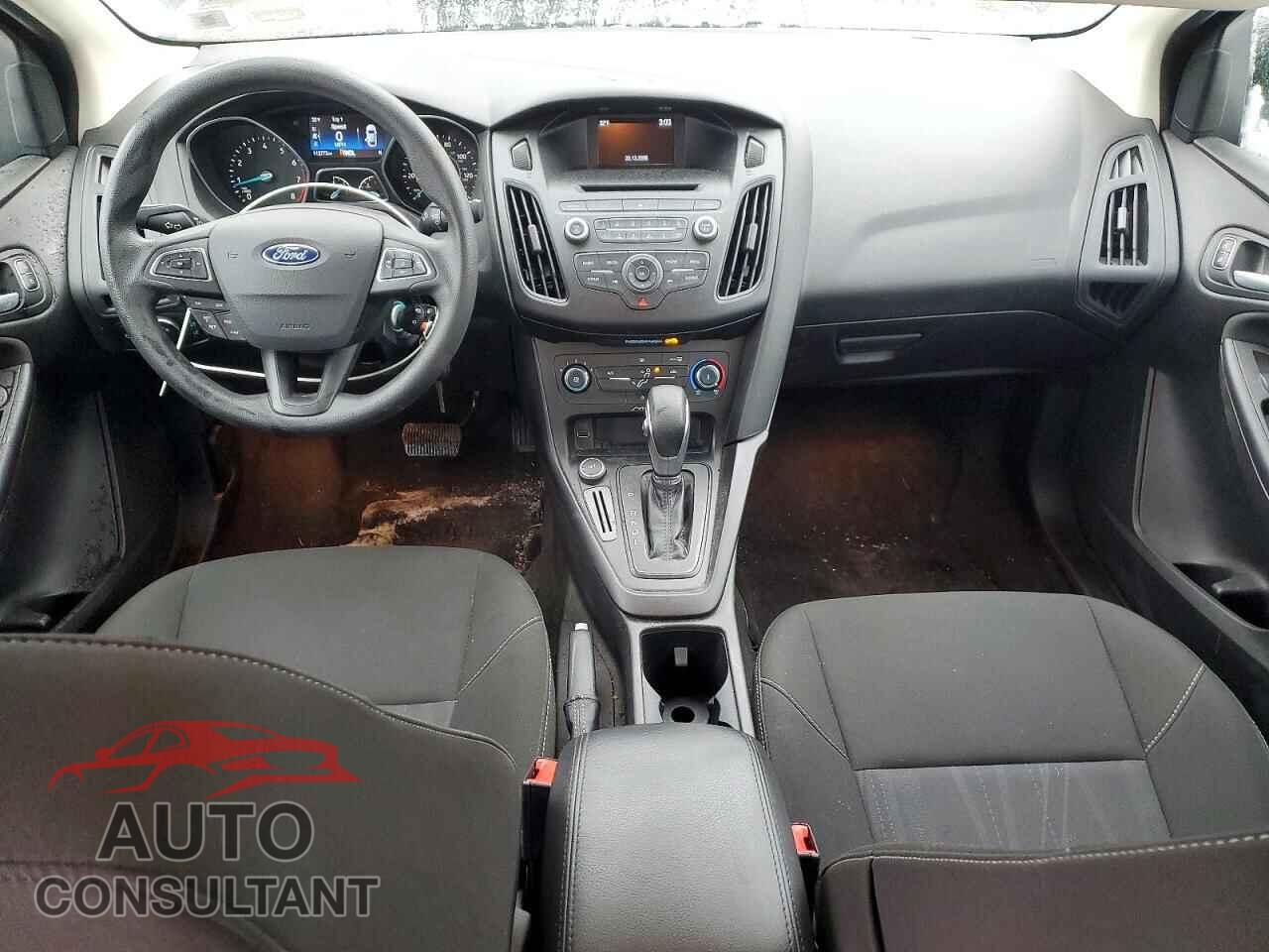 FORD FOCUS 2017 - 1FADP3F28HL222650
