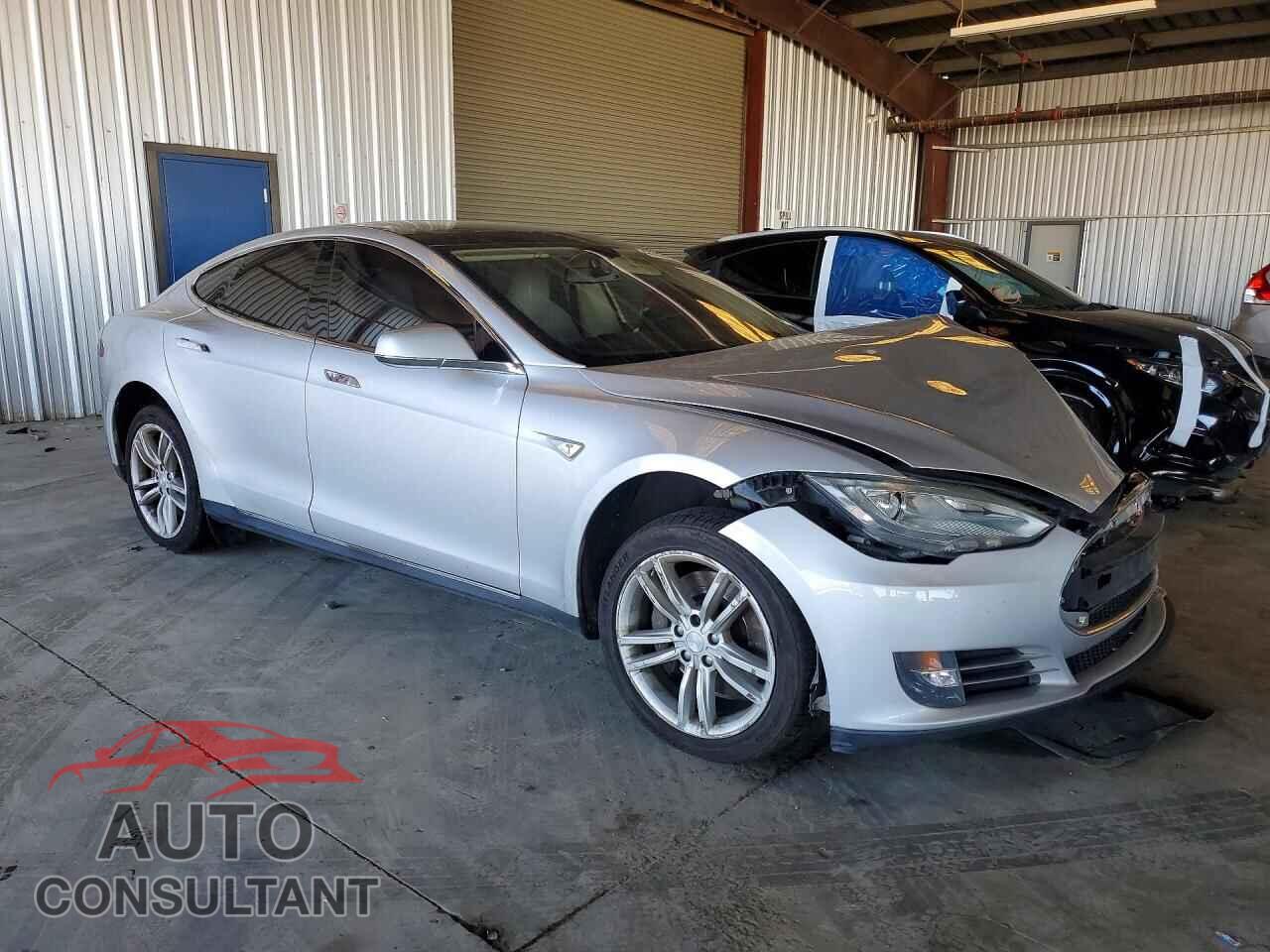 TESLA MODEL S 2013 - 5YJSA1CNXDFP17886