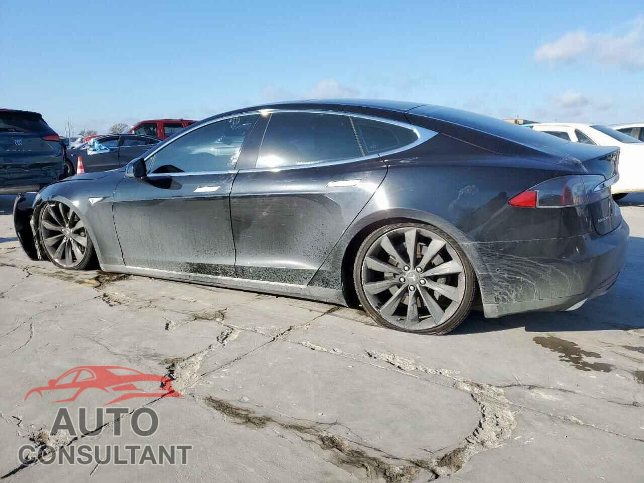 TESLA MODEL S 2015 - 5YJSA1E22FF105817