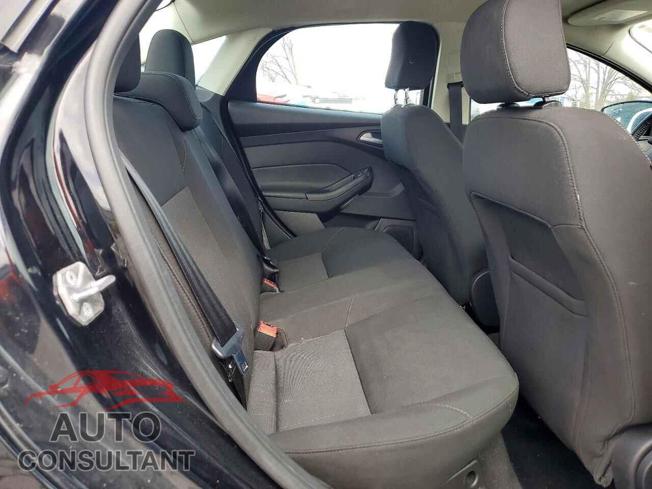 FORD FOCUS 2017 - 1FADP3F23HL344736