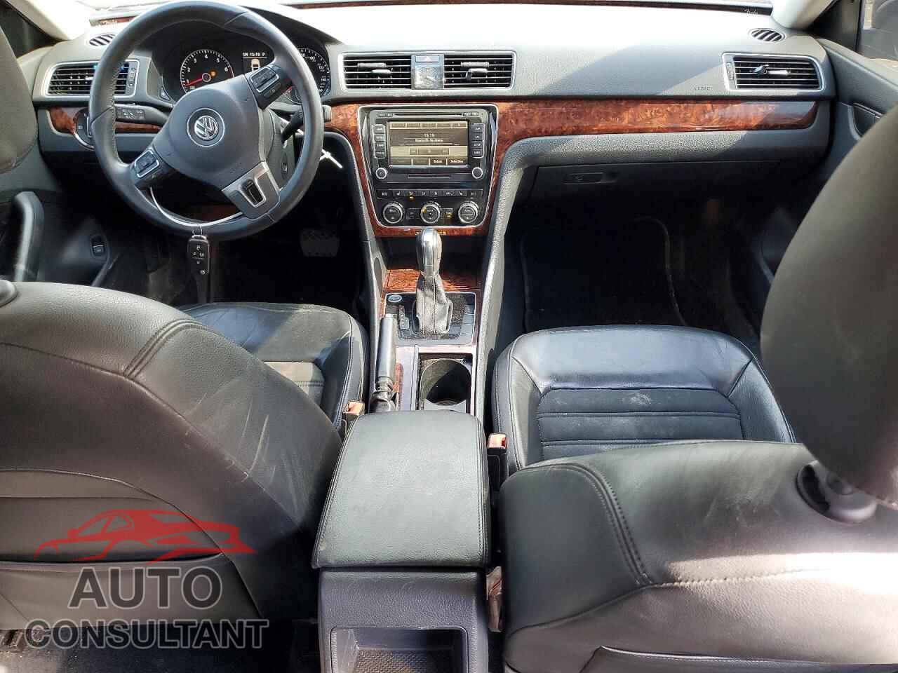 VOLKSWAGEN PASSAT 2012 - 1VWCP7A37CC088409