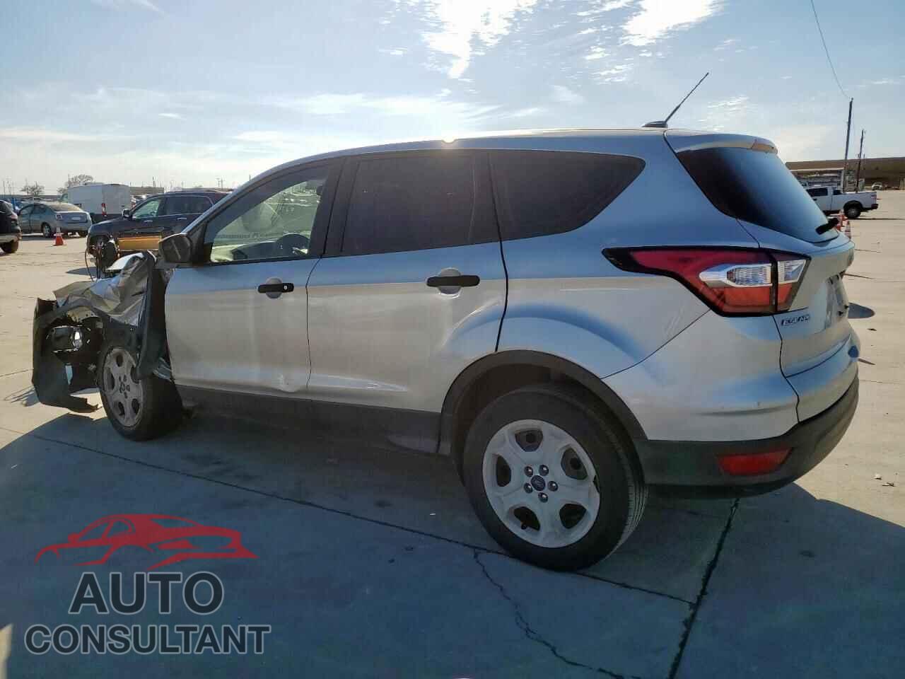 FORD ESCAPE 2017 - 1FMCU0F79HUC38399