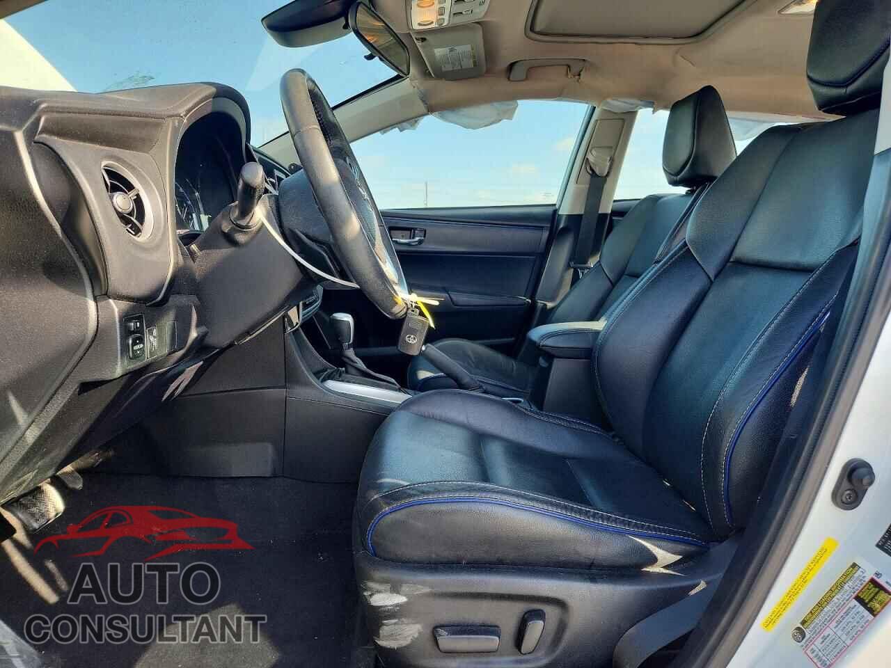 TOYOTA COROLLA 2017 - 5YFBURHE2HP642996