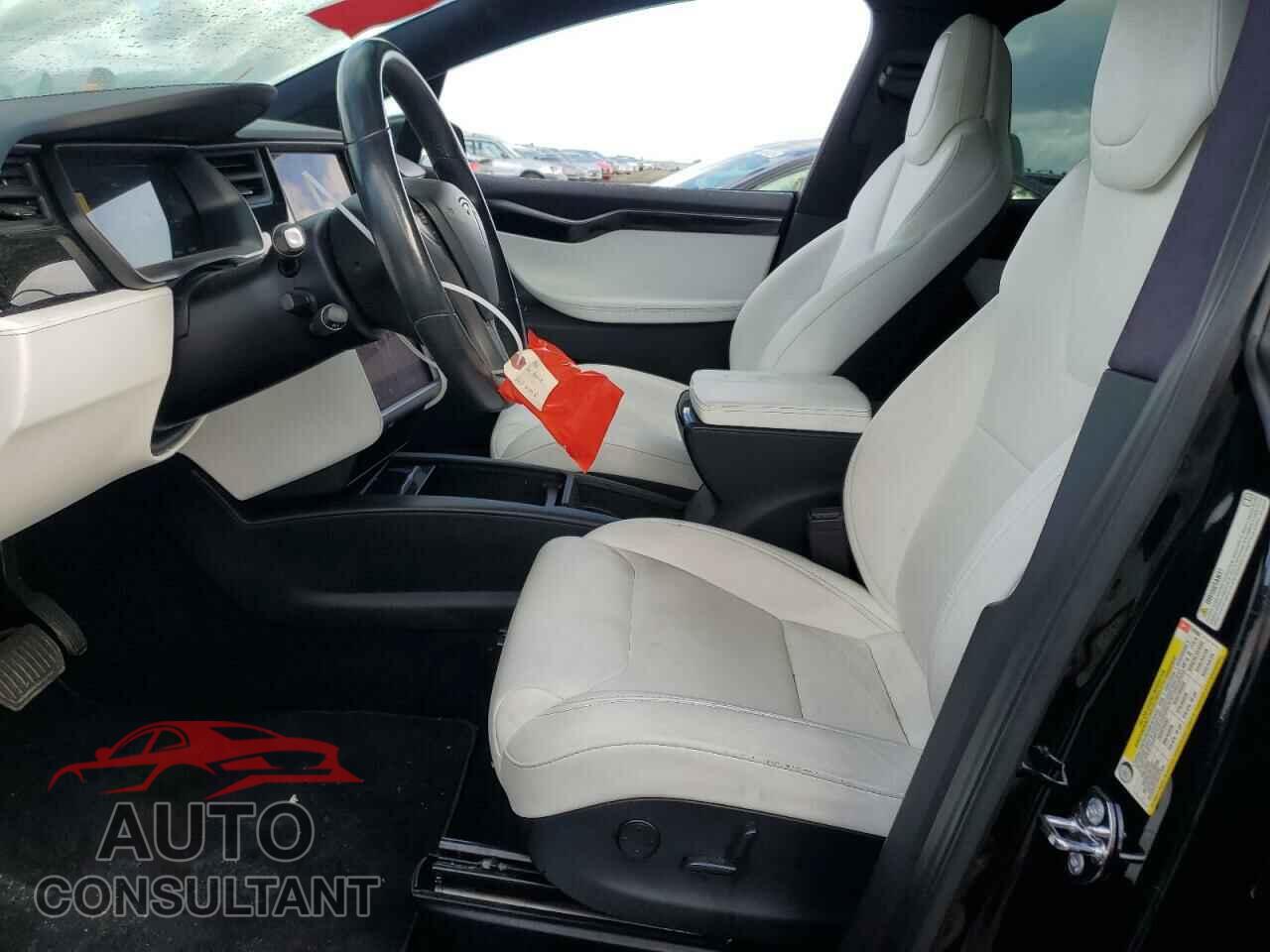 TESLA MODEL X 2018 - 5YJXCAE21JF127283