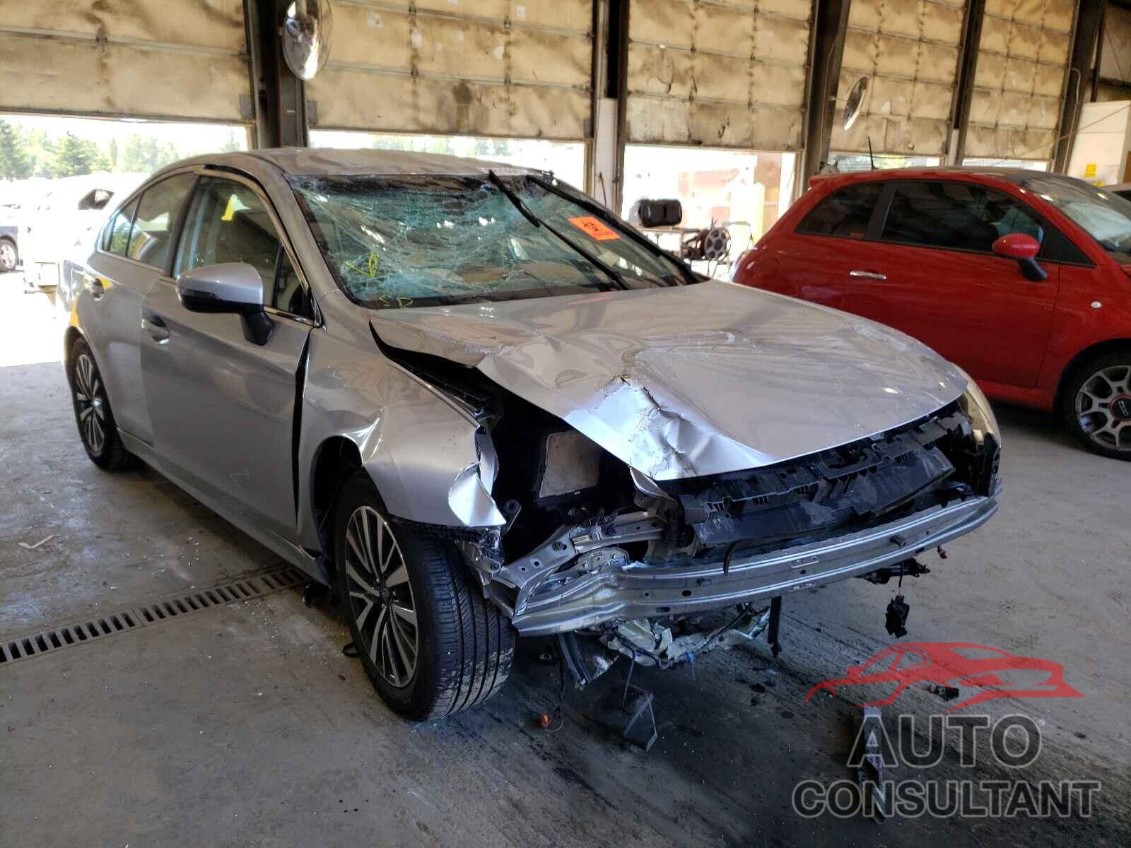 SUBARU LEGACY 2019 - 4S3BNAF60K3017619