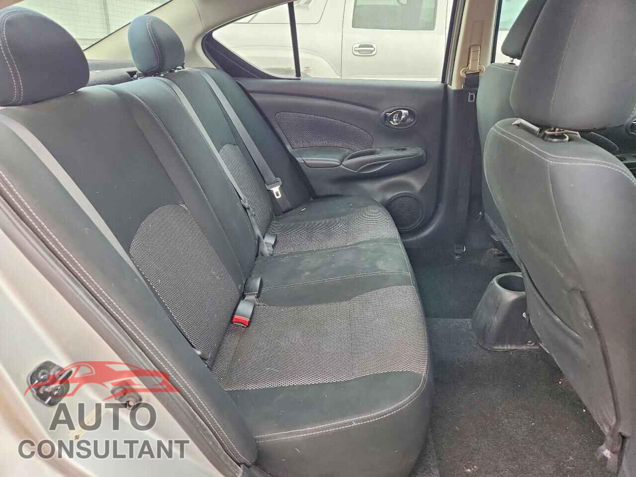 NISSAN VERSA 2019 - 3N1CN7AP3KL863600