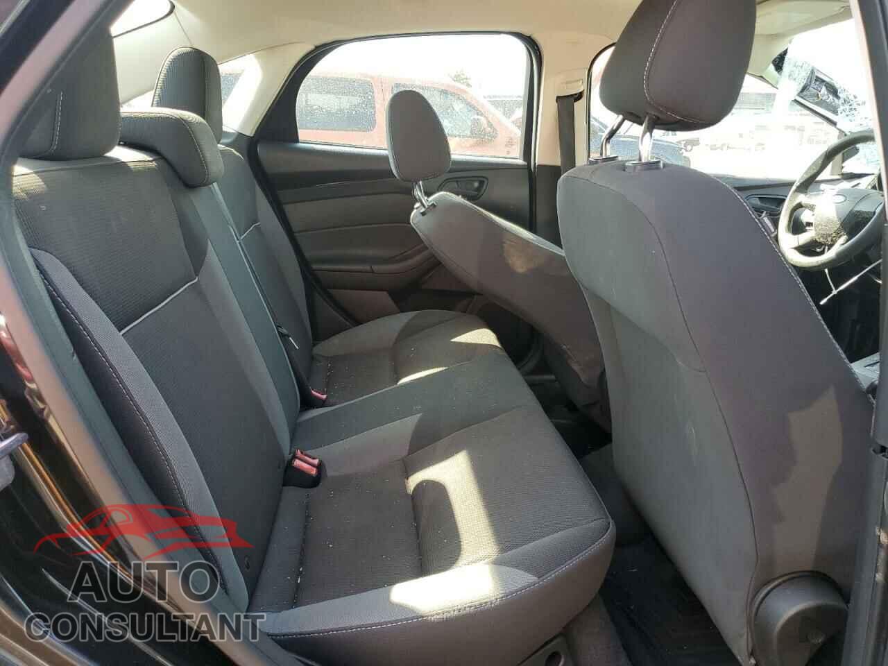 FORD FOCUS 2013 - 1FADP3E28DL143460
