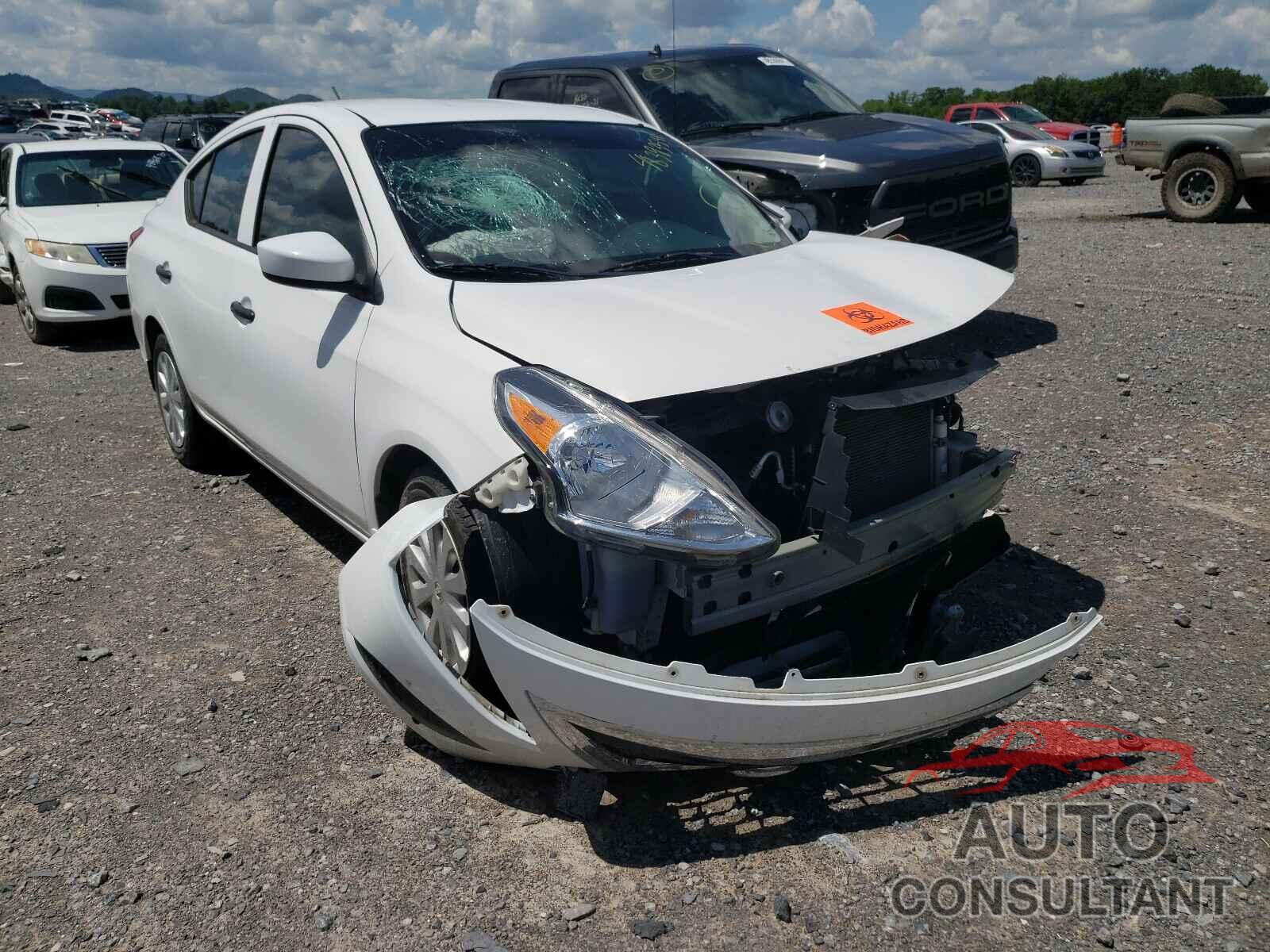 NISSAN VERSA 2017 - 3N1CN7AP2HL801145