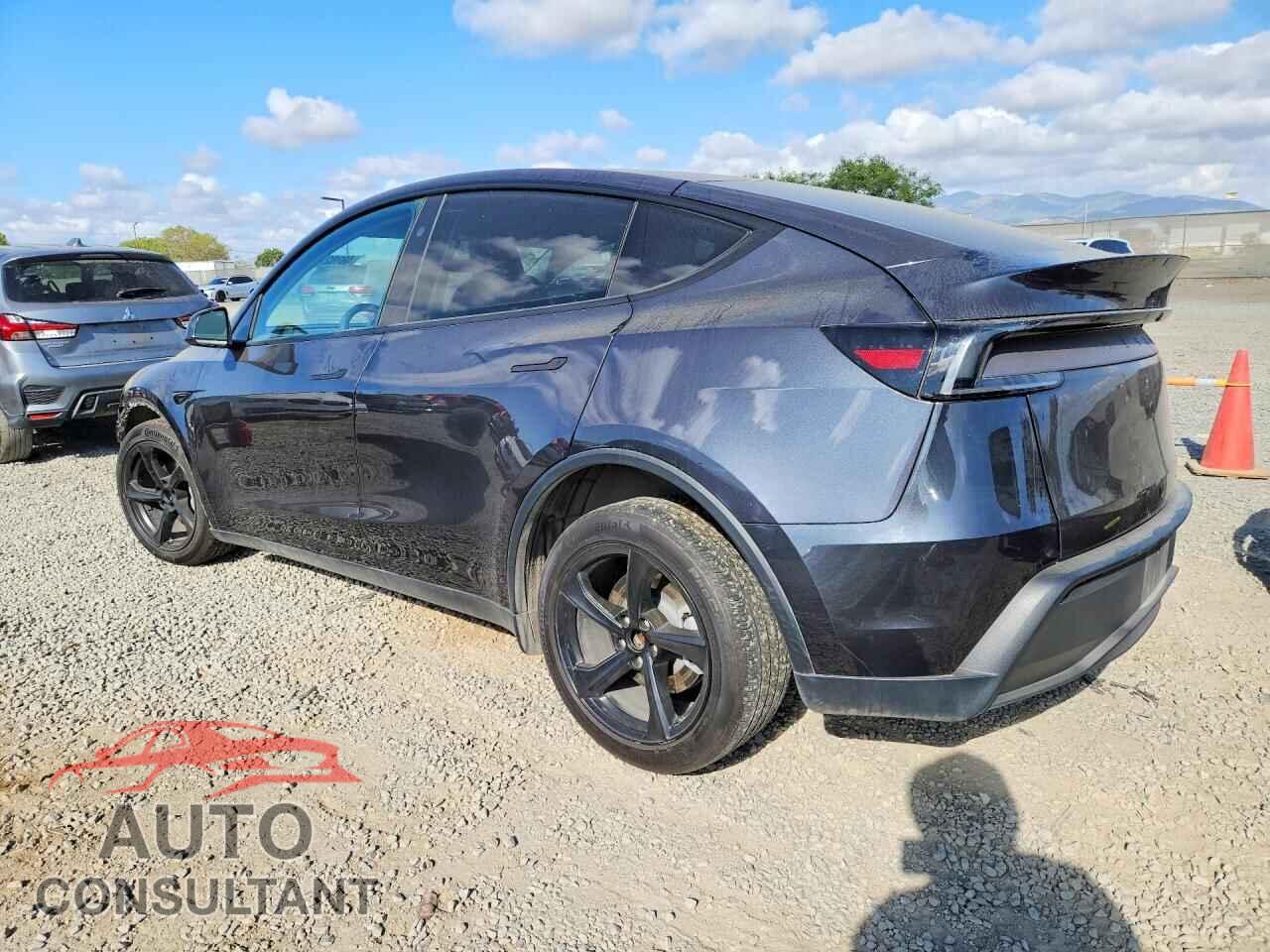 TESLA MODEL Y 2026 - 7SAYGDEE8TF372575