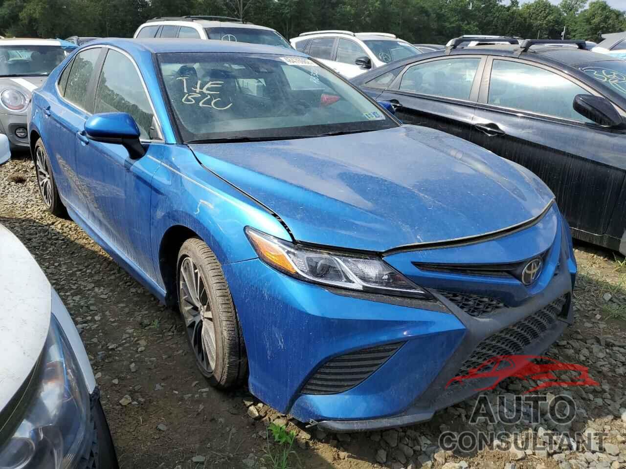 TOYOTA CAMRY 2018 - 4T1B11HK7JU012122