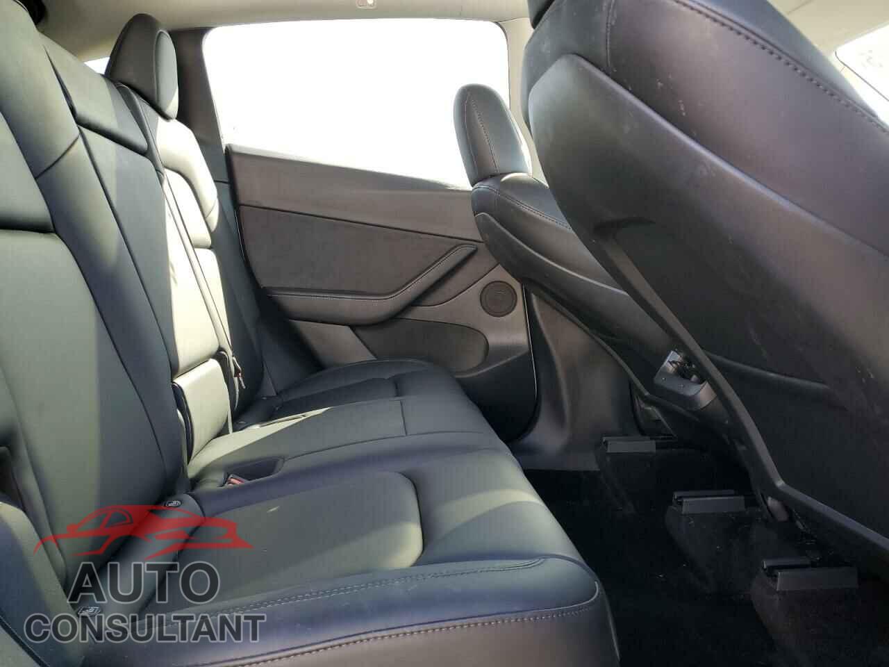 TESLA MODEL Y 2022 - 7SAYGDEE3NF370431