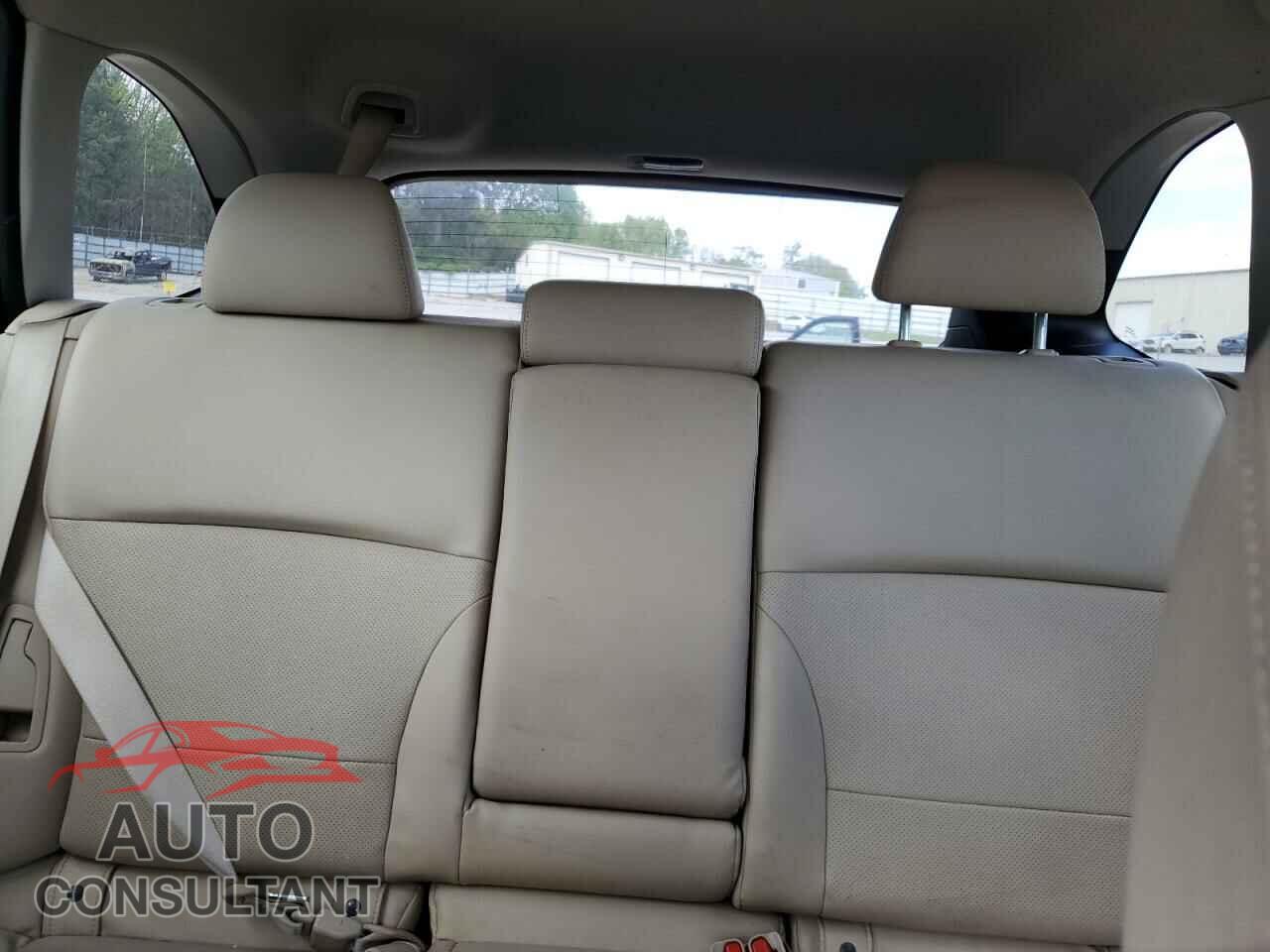 SUBARU OUTBACK 2017 - 4S4BSANC2H3247957