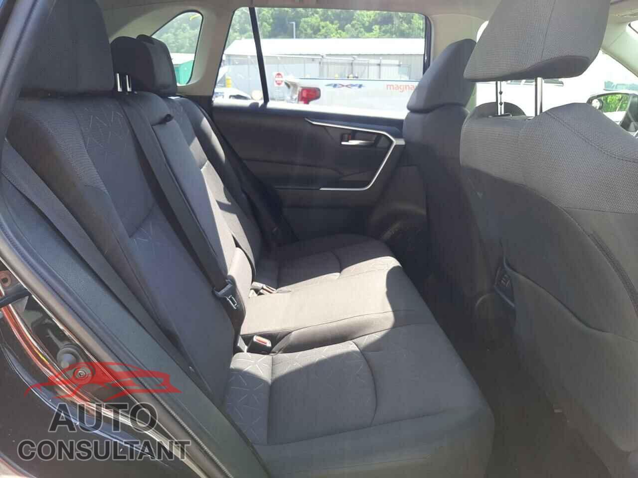 TOYOTA RAV4 2020 - JTMP1RFV8LD067123