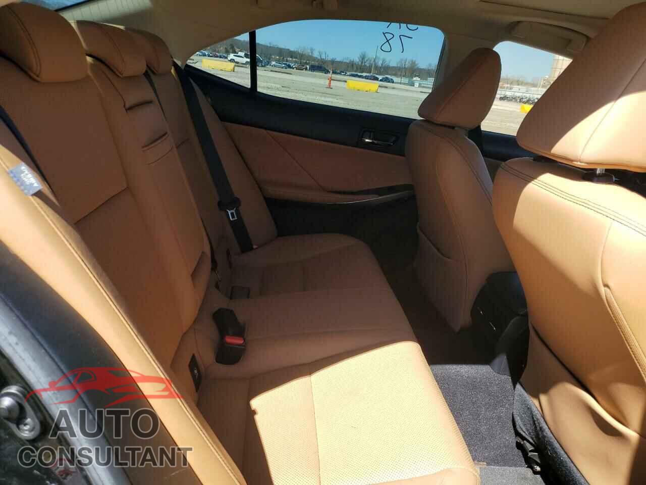 LEXUS IS 2016 - JTHBA1D22G5020107