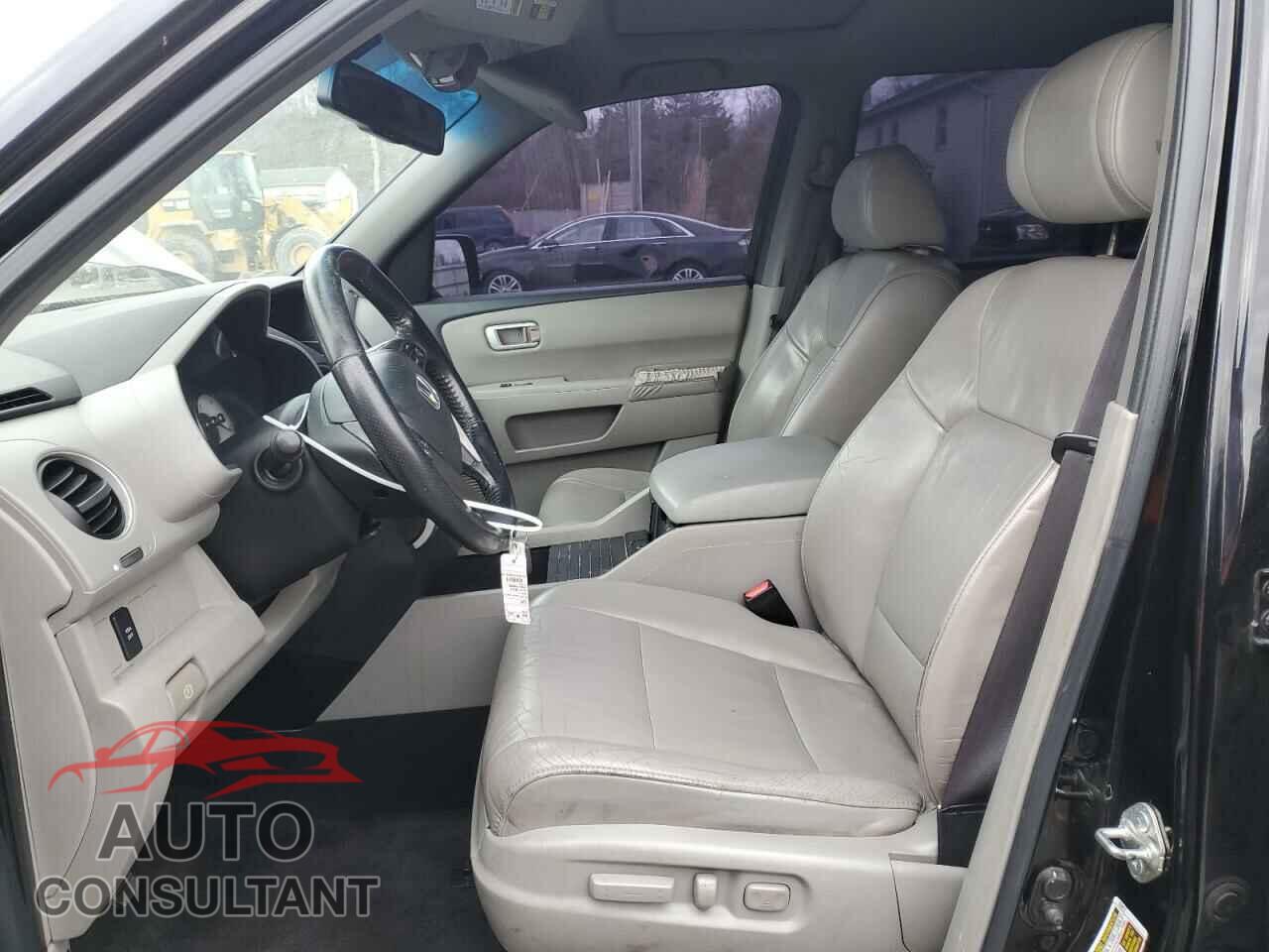 HONDA PILOT 2011 - 5FNYF4H52BB048290