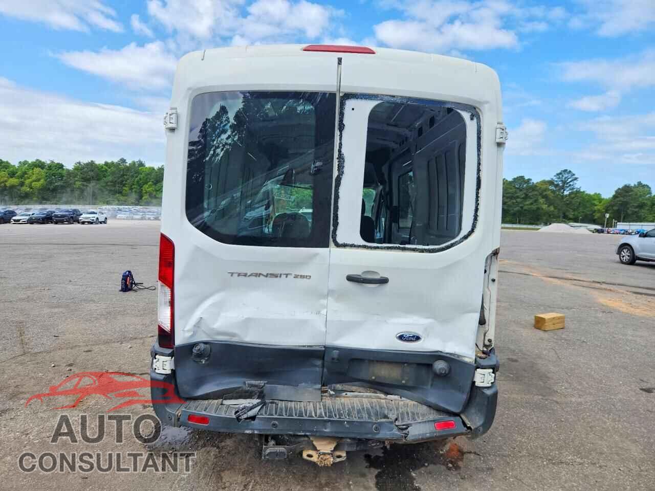 FORD TRANSIT 2017 - 1FTYR2CMXHKA88901
