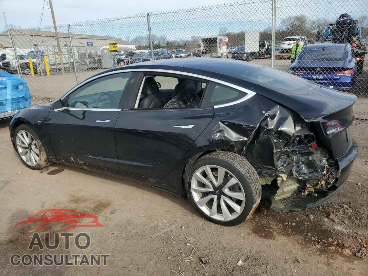 TESLA MODEL 3 2019 - 5YJ3E1EA9KF300338