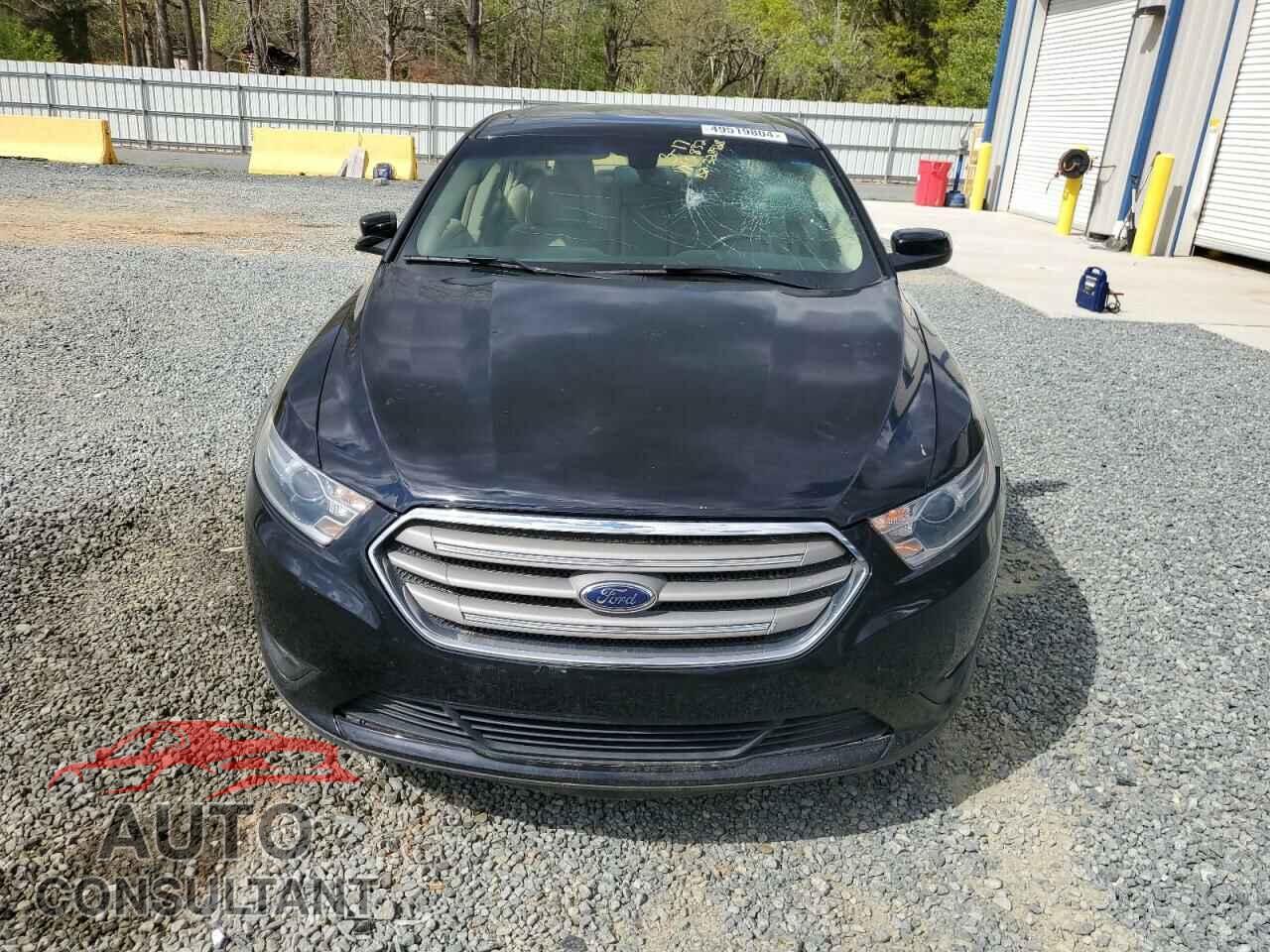 FORD TAURUS 2018 - 1FAHP2E87JG122832