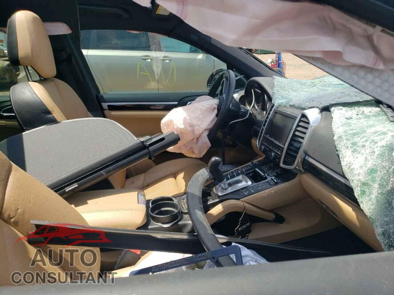 PORSCHE CAYENNE 2016 - WP1AA2A23GLA05178