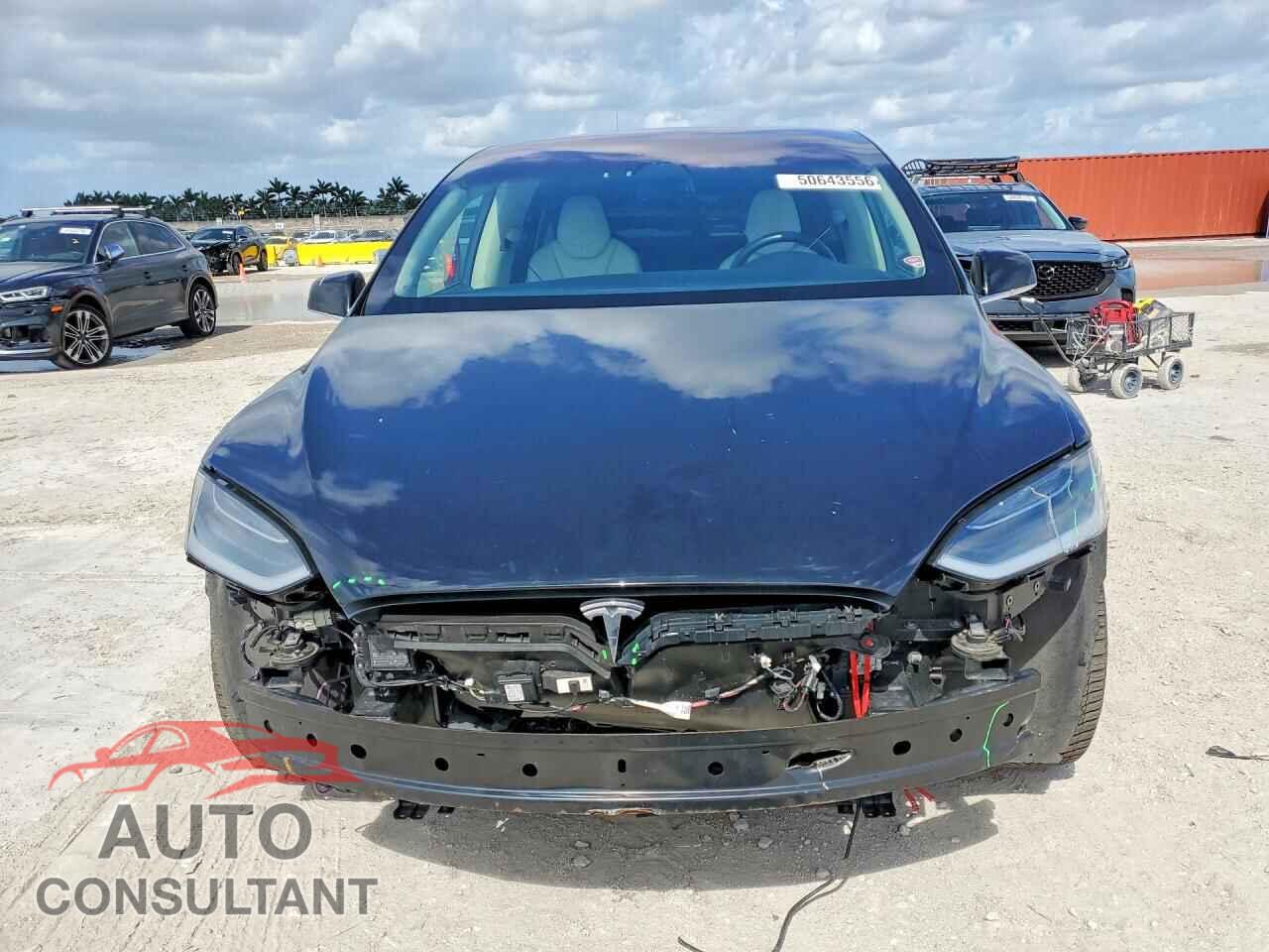 TESLA MODEL X 2018 - 5YJXCAE28JF102333