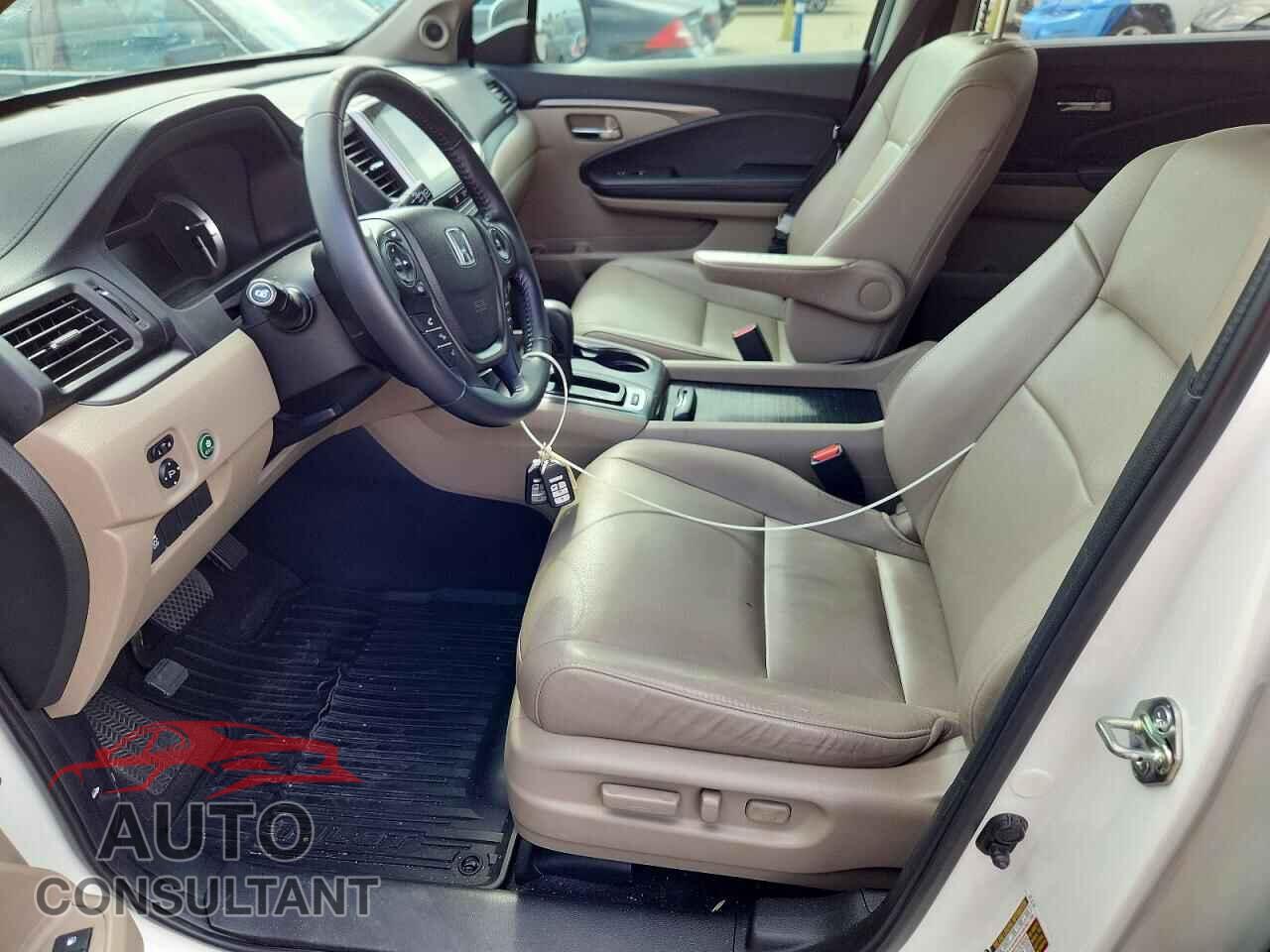 HONDA PILOT 2017 - 5FNYF5H7XHB031804