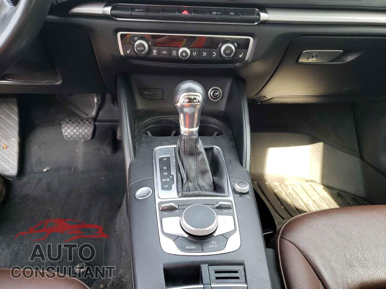 AUDI A3 2018 - WAUB8GFFXJ1009433