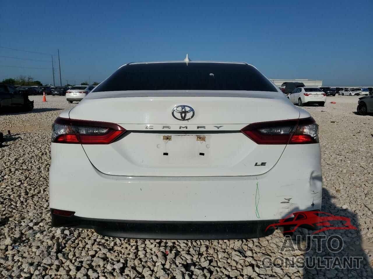 TOYOTA CAMRY 2022 - 4T1C11AK2NU679006