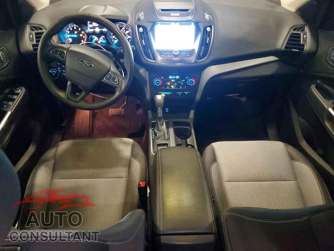 FORD ESCAPE 2017 - 1FMCU9G94HUD32162