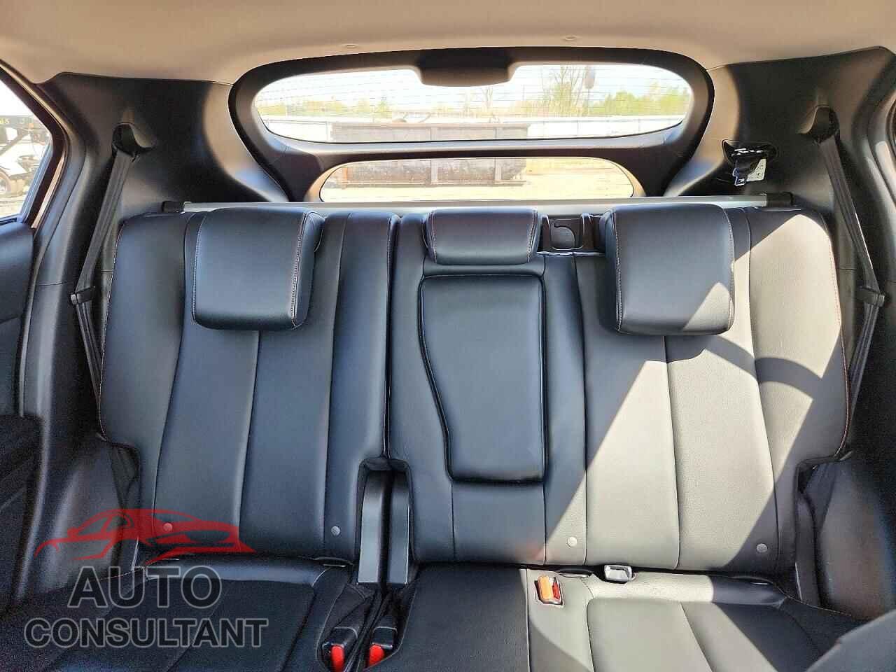 MITSUBISHI ECLIPSE 2018 - JA4AT5AA5JZ039996