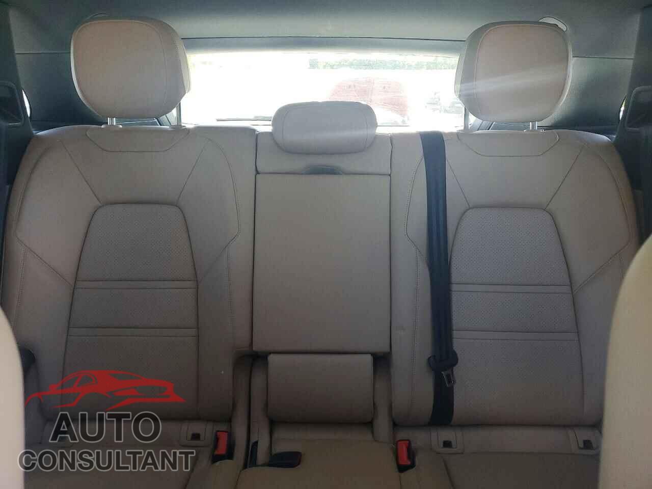 PORSCHE CAYENNE 2019 - WP1AA2AY0KDA10636