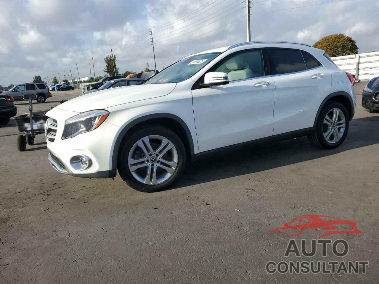 MERCEDES-BENZ GLA-CLASS 2019 - WDCTG4GB2KU007139