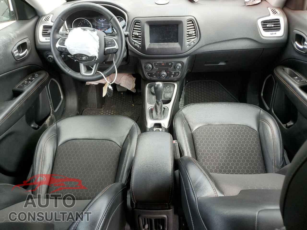 JEEP COMPASS 2019 - 3C4NJDBB3KT592766