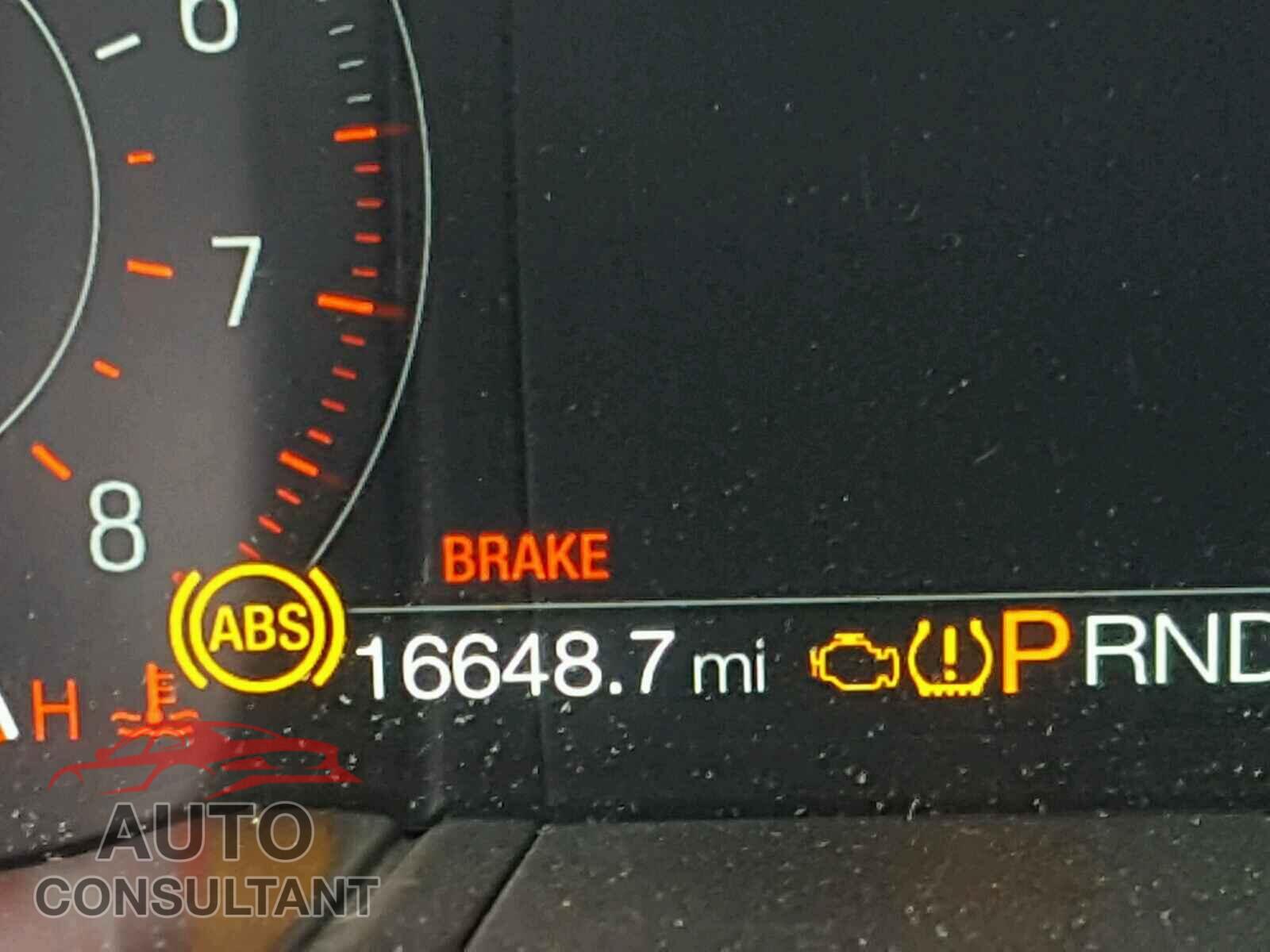 FORD MUSTANG 2018 - 1FATP8UH0J5117921