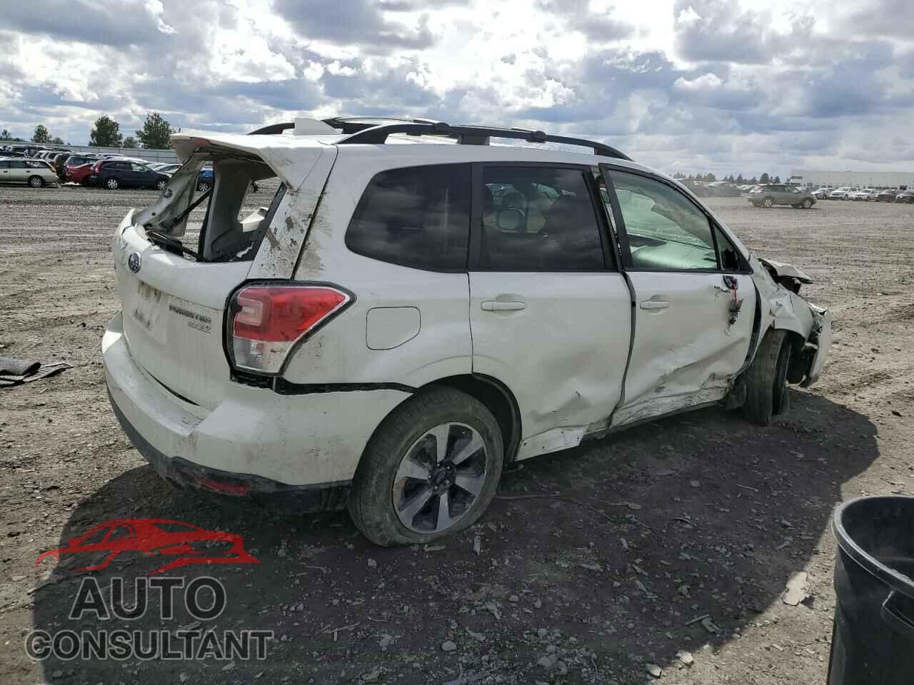 SUBARU FORESTER 2017 - JF2SJAEC1HH444310