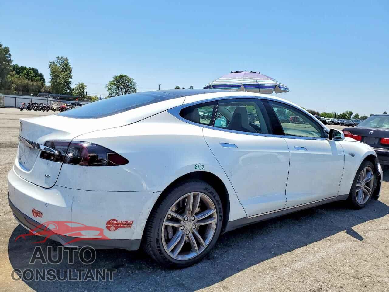 TESLA MODEL S 2013 - 5YJSA1CG8DFP23087