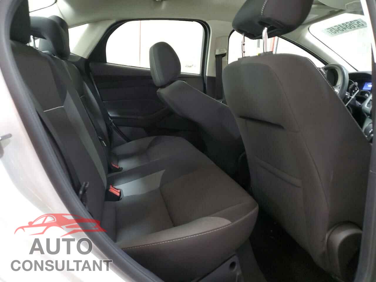 FORD FOCUS 2013 - 1FADP3F2XDL182243