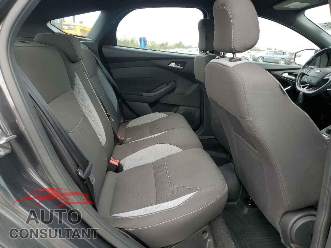 FORD FOCUS 2017 - 1FADP3L93HL309681