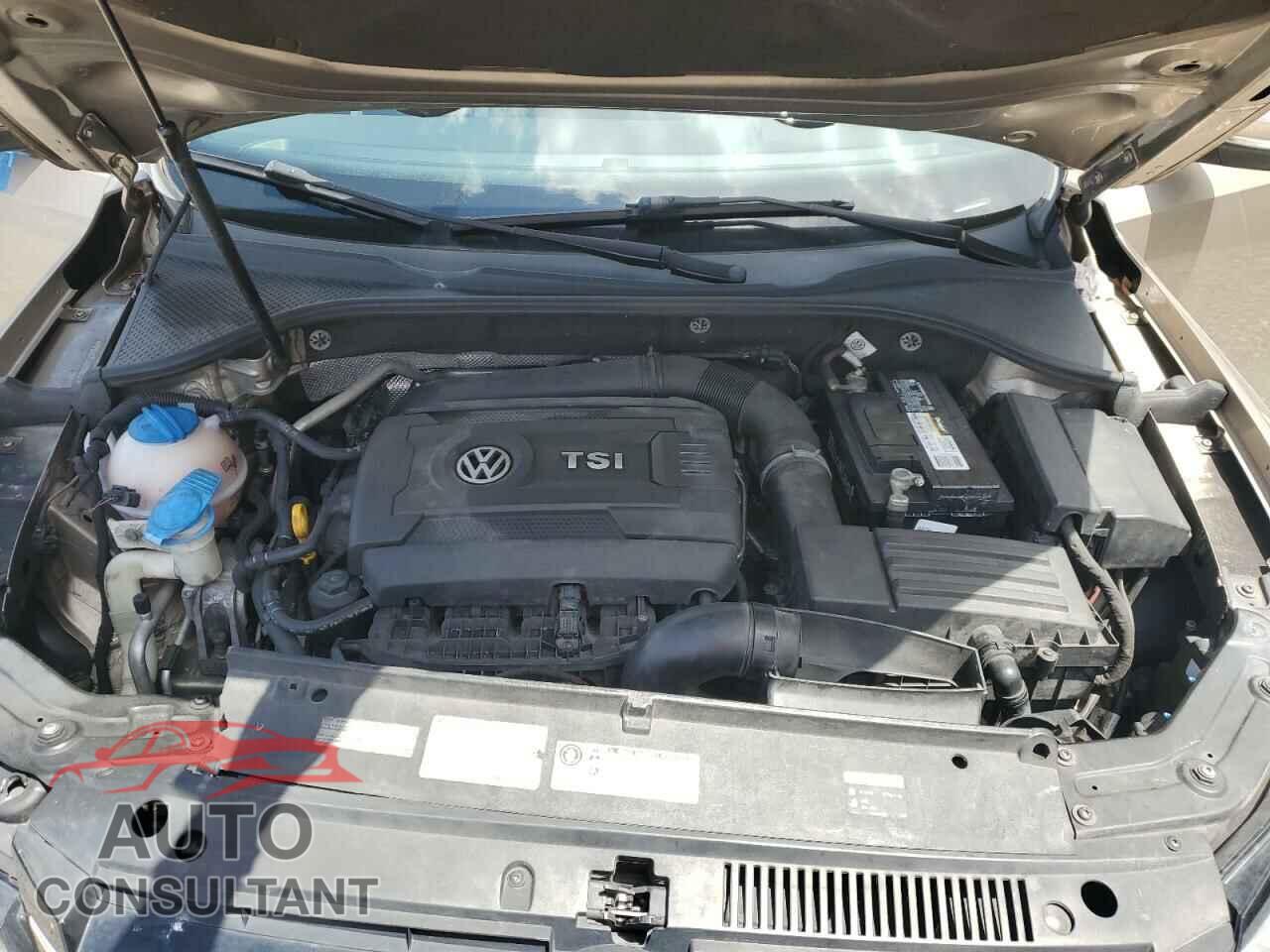 VOLKSWAGEN PASSAT 2015 - 1VWAT7A34FC009141