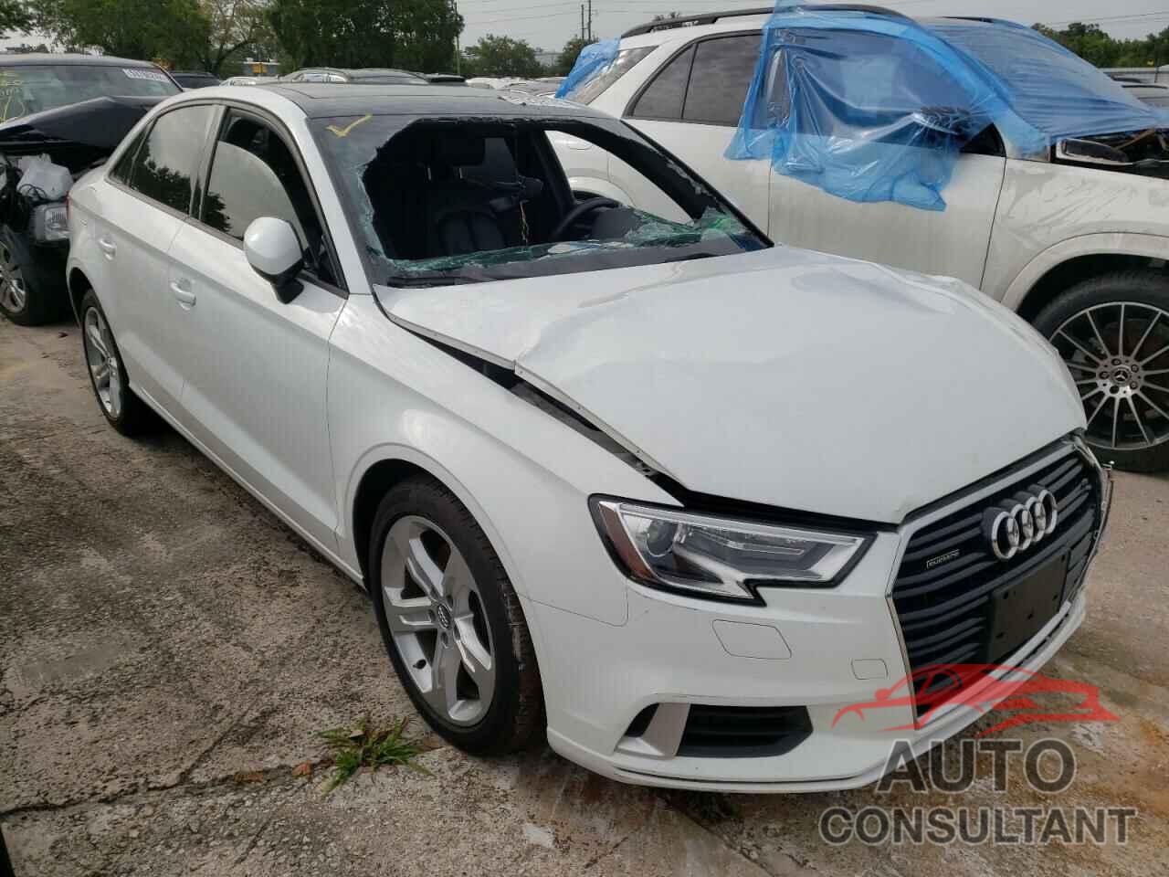 AUDI A3 2018 - WAUB8GFF3J1072647