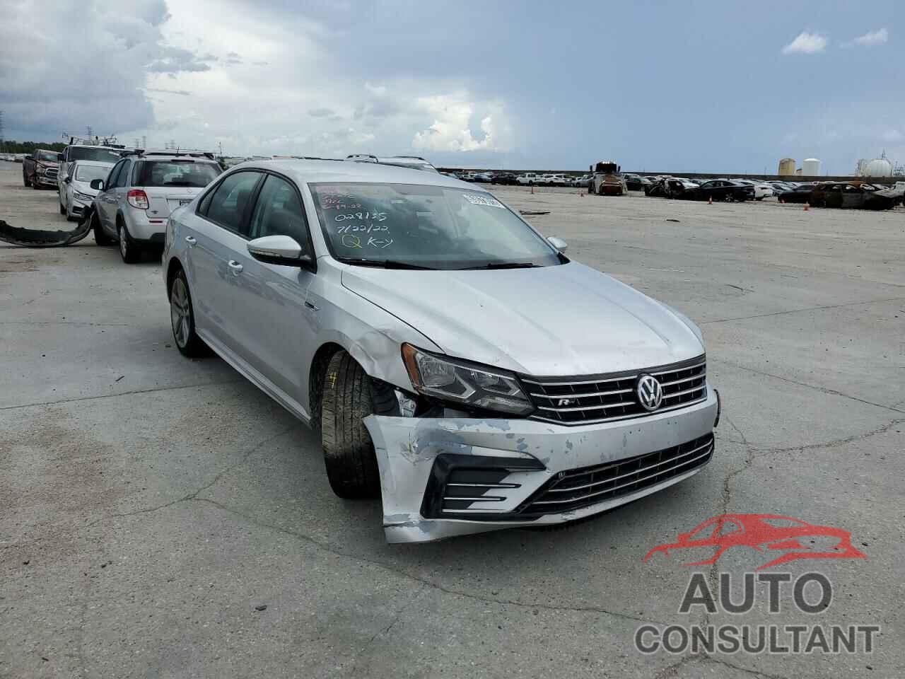 VOLKSWAGEN PASSAT 2018 - 1VWAA7A37JC028135