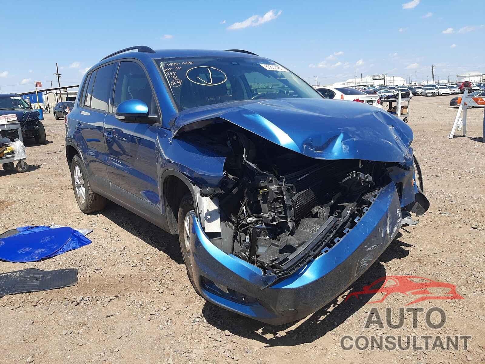 VOLKSWAGEN TIGUAN 2017 - WVGAV7AX2HK004136