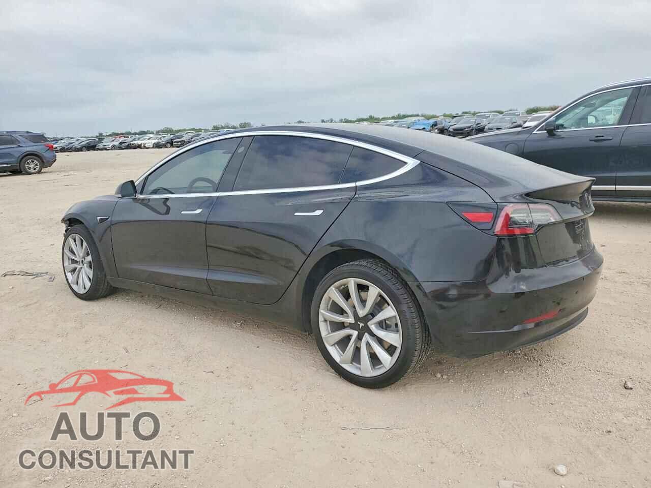 TESLA MODEL 3 2018 - 5YJ3E1EAXJF176174