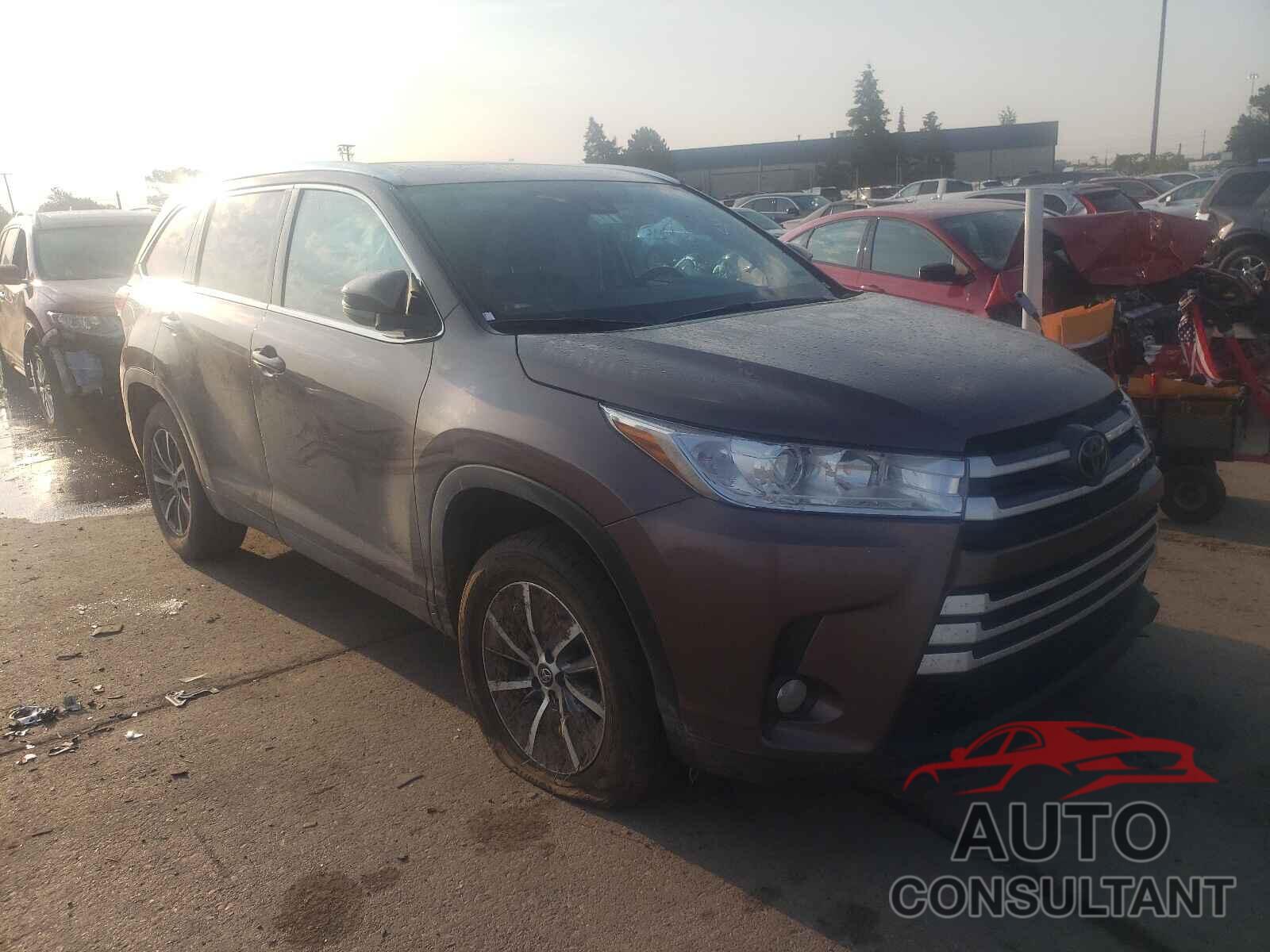 TOYOTA HIGHLANDER 2019 - 5TDKZRFH6KS303719