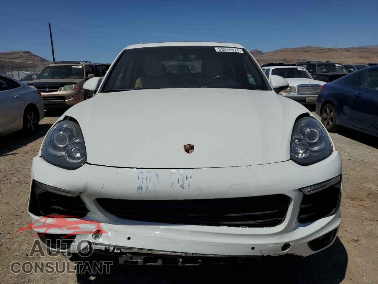 PORSCHE CAYENNE 2016 - WP1AA2A22GKA14086