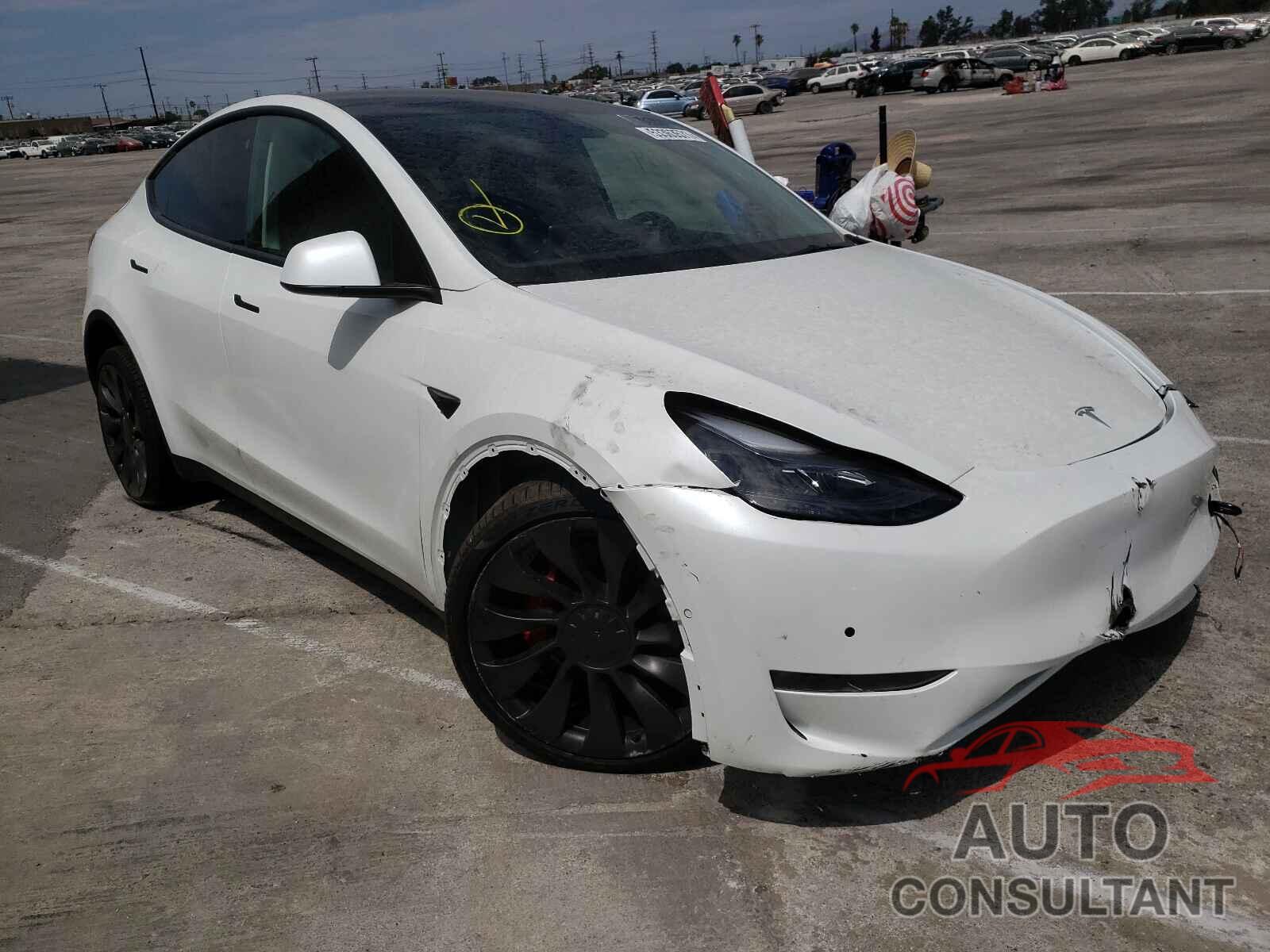 TESLA MODEL Y 2021 - 5YJYGDEF2MF216538