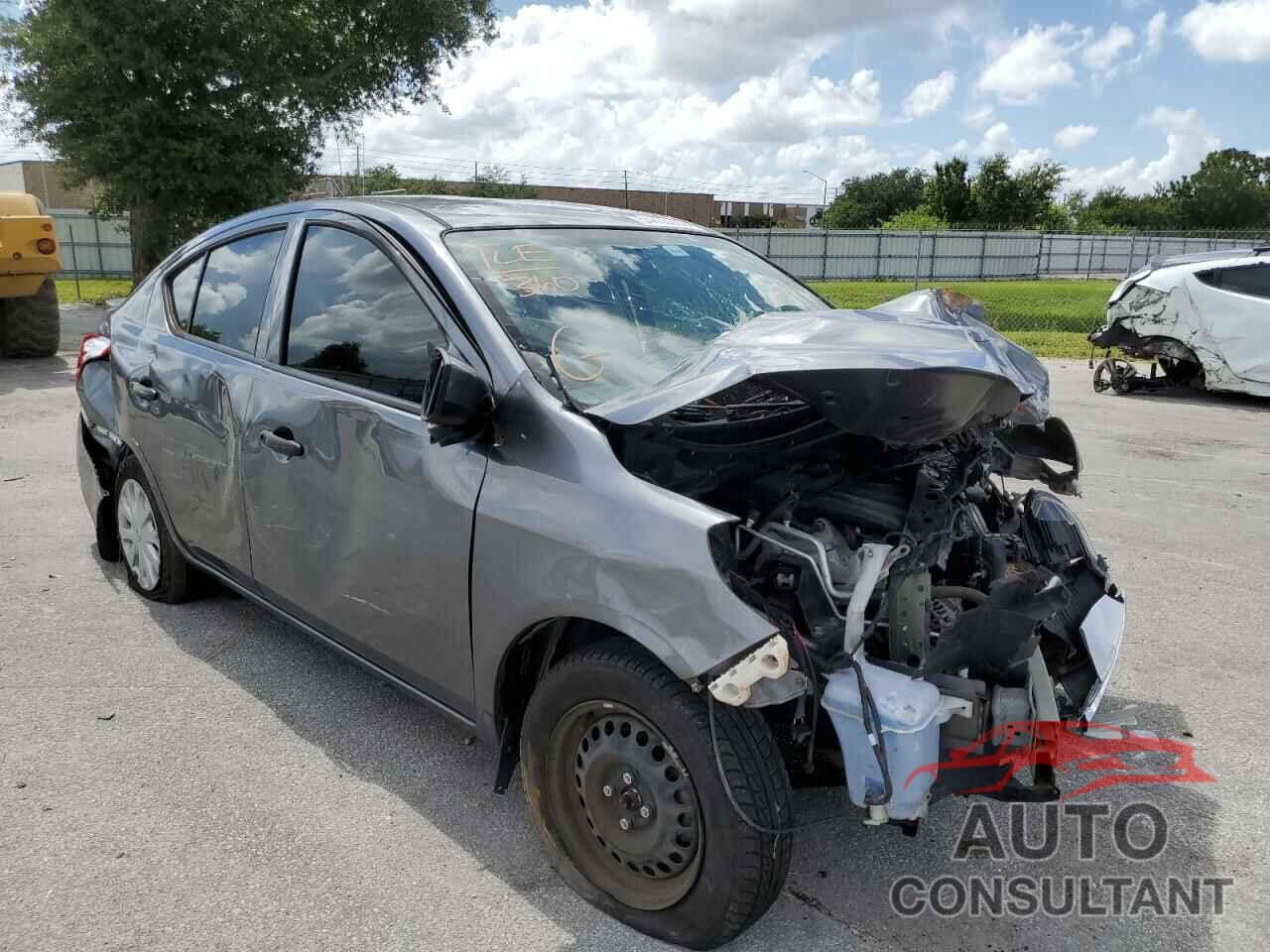 NISSAN VERSA 2018 - 3N1CN7AP1JL842971