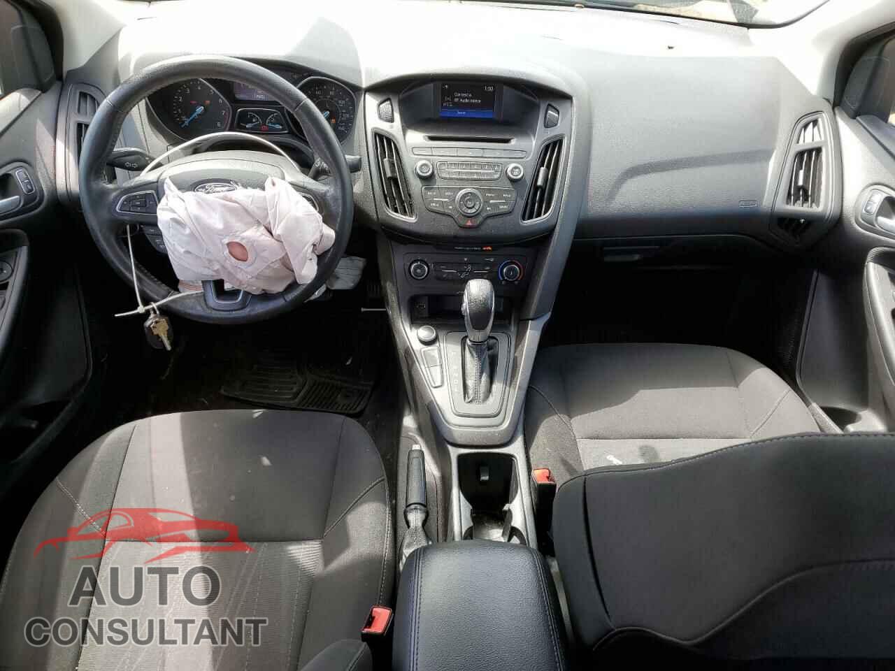FORD FOCUS 2017 - 1FADP3F27HL307446