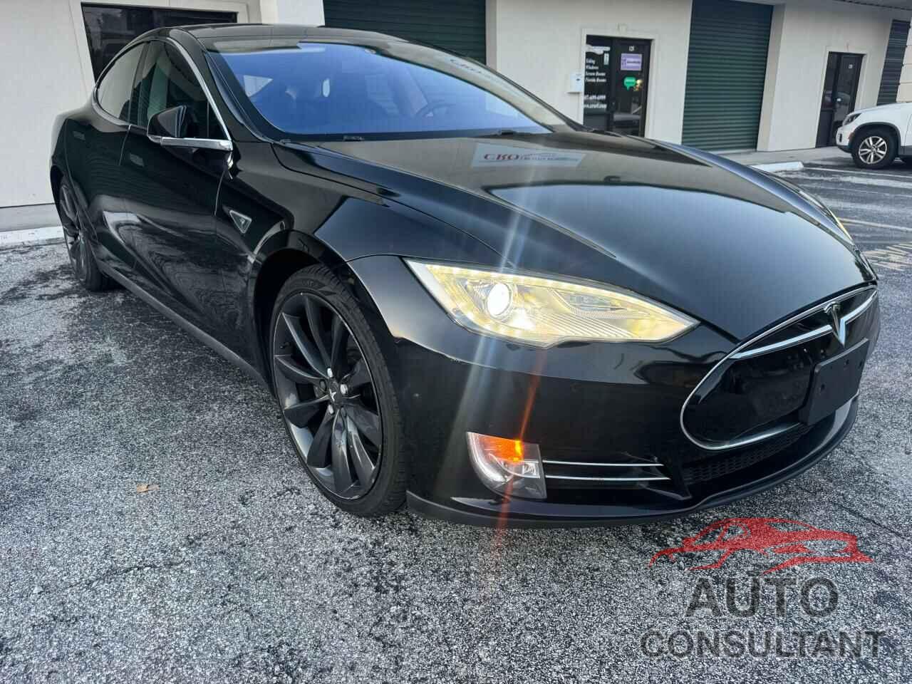 TESLA MODEL S 2014 - 5YJSA1H10EFP49351