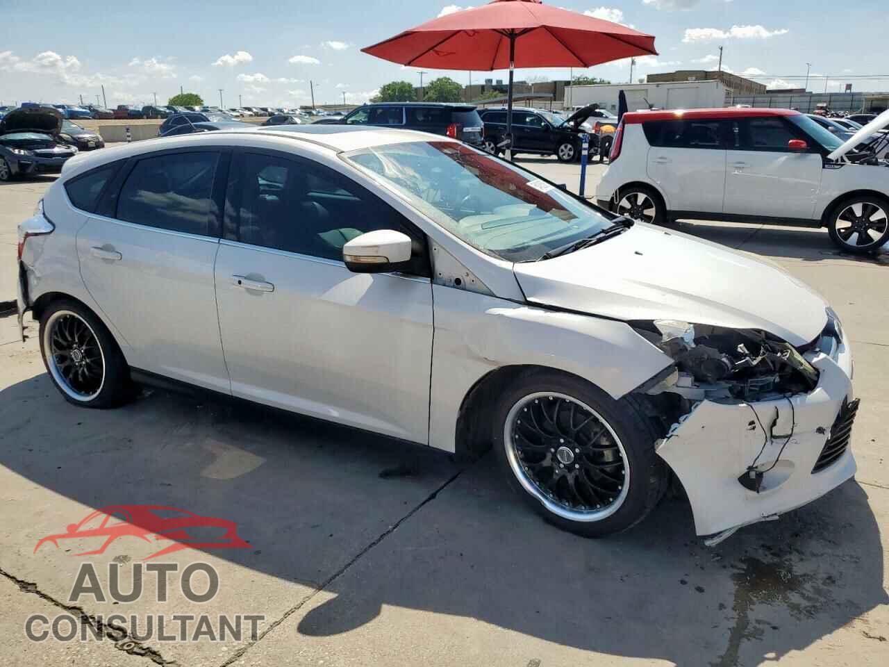 FORD FOCUS 2014 - 1FADP3N24EL330177