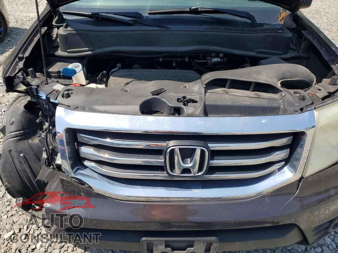 HONDA PILOT 2015 - 5FNYF4H28FB003401